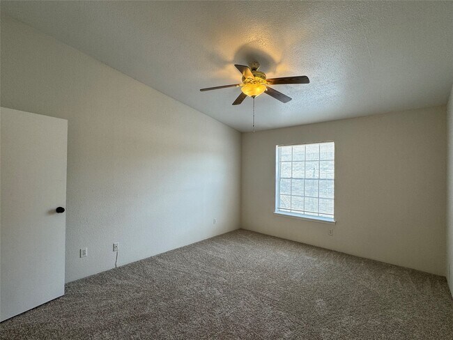 Building Photo - 6500 Sands Point Dr