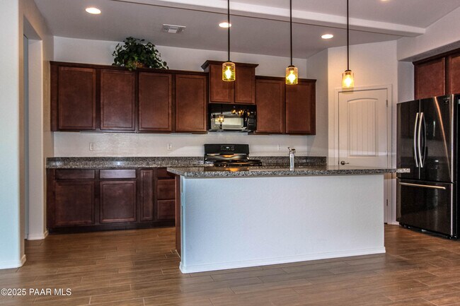 Building Photo - 1356 Warbler Wy