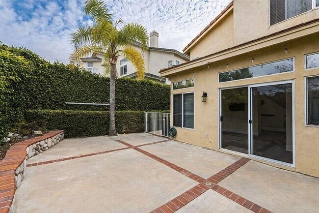 Building Photo - 908 S Lone Pine Ln