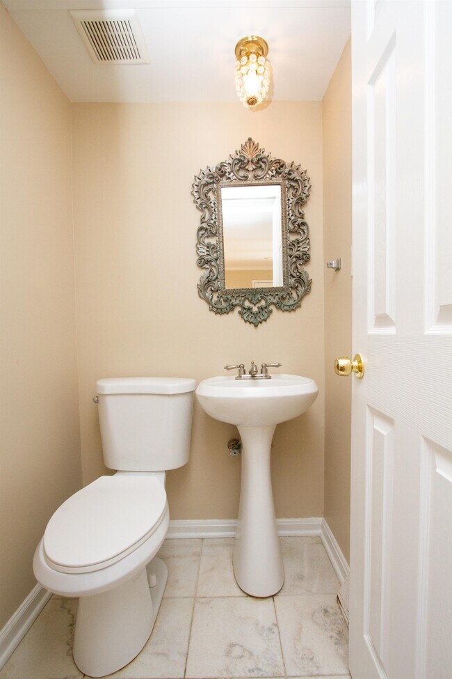 Building Photo - 13308 Fort Washington Rd