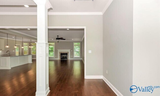Building Photo - 138 Legacy Cove Dr SW