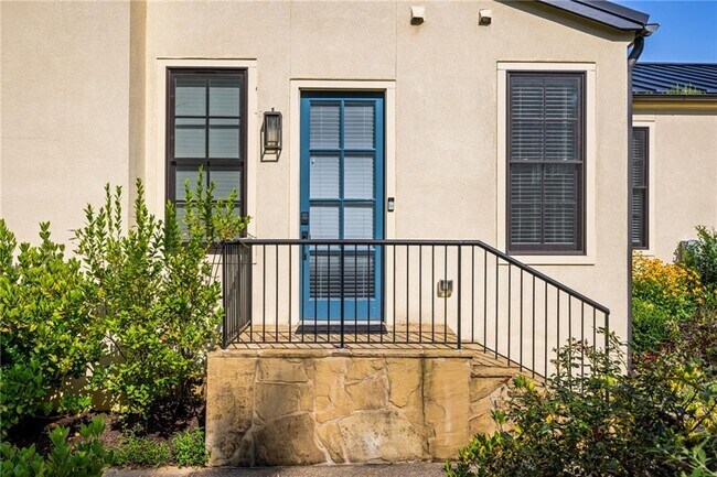 Building Photo - 377 Anders N