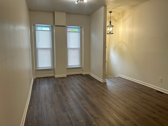 Building Photo - 2550 W Baltimore St