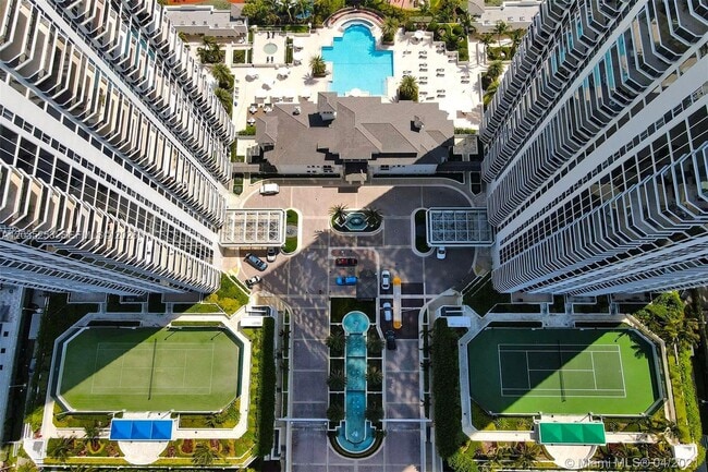 Building Photo - 4779 Collins Ave