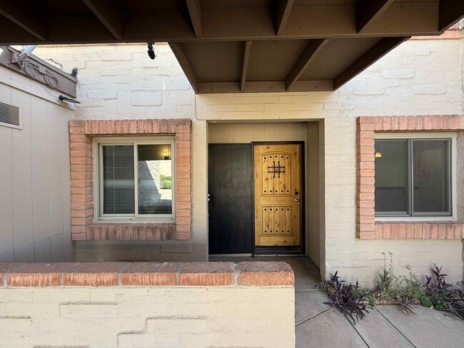 Building Photo - 8141 E Daniella Cir