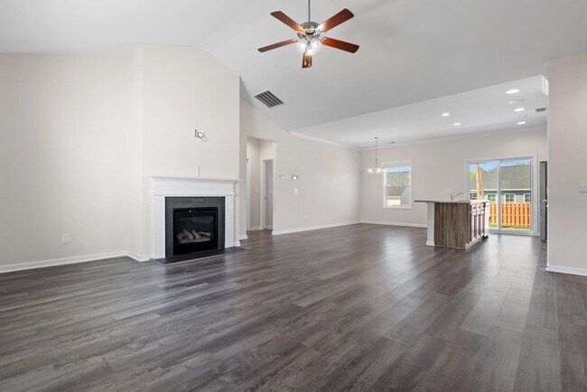 Building Photo - 311 Temple Cress Ave