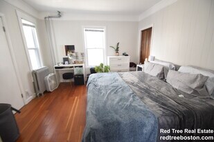 Building Photo - 80 Carroll St