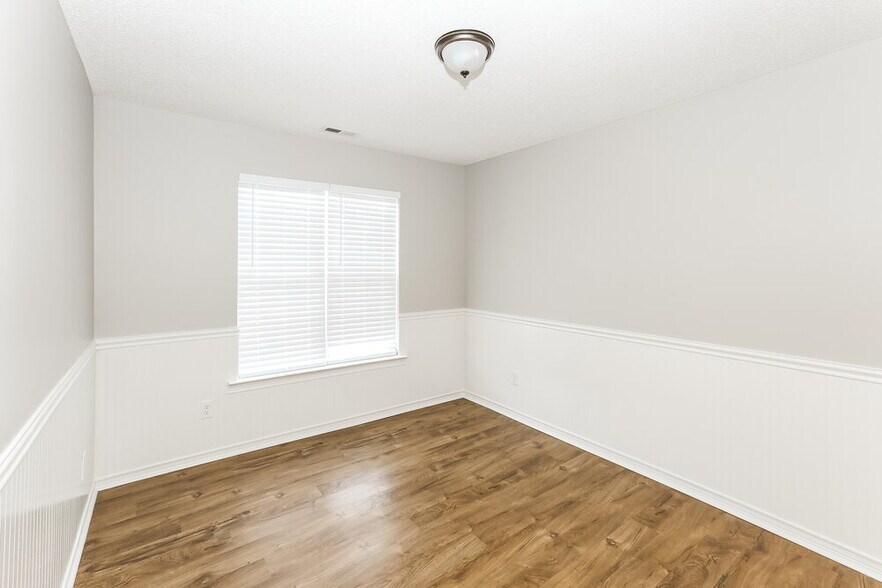 Building Photo - 1039 Sandy Point Dr SW