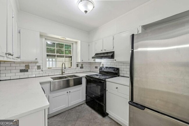 Building Photo - 98 La Rue Pl NW
