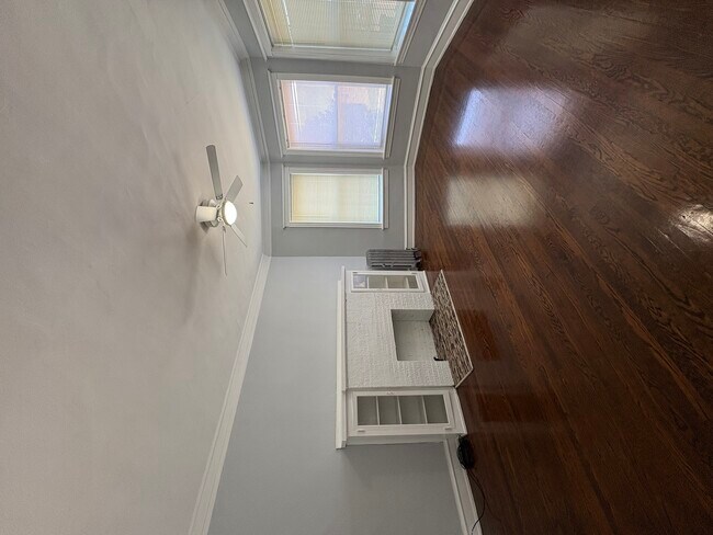 Building Photo - 6239 S Eberhart Ave