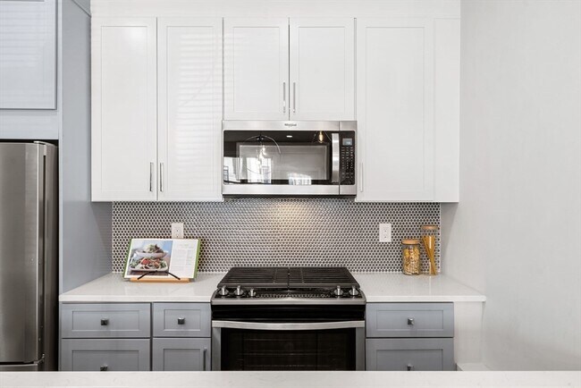 Building Photo - 181 Bennington St