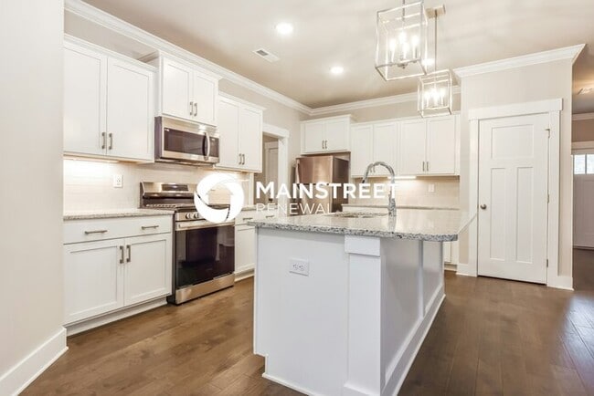 Building Photo - 3 Bedroom Pet-Friendly Home in Owens Cross Roads, AL with Main Street Renewal