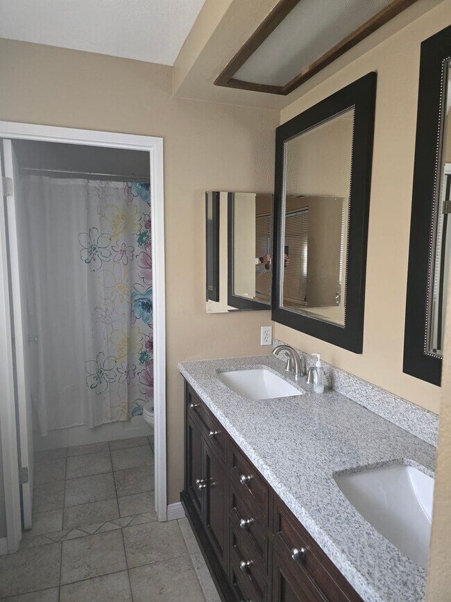 Building Photo - 418 Mt Baldy Cir