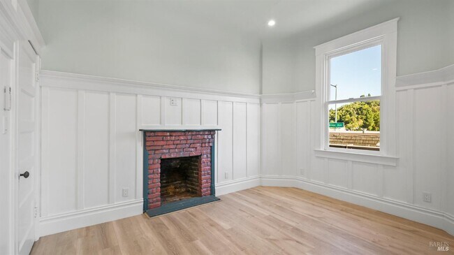 Building Photo - 713 Sir Francis Drake Blvd