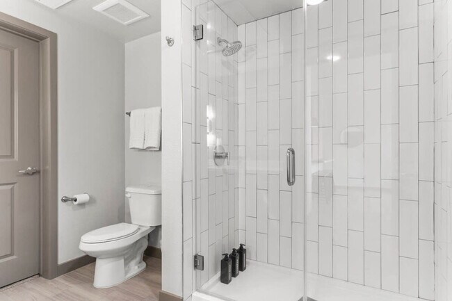 Building Photo - 390 N 2nd Ave