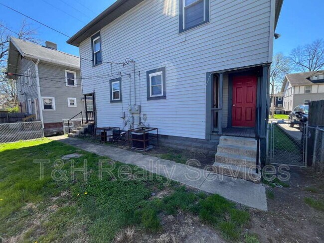 Building Photo - 512 E 33rd St