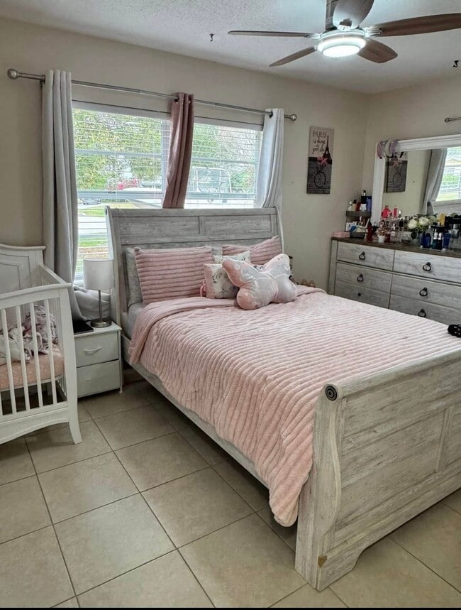 Building Photo - 748 Altura St