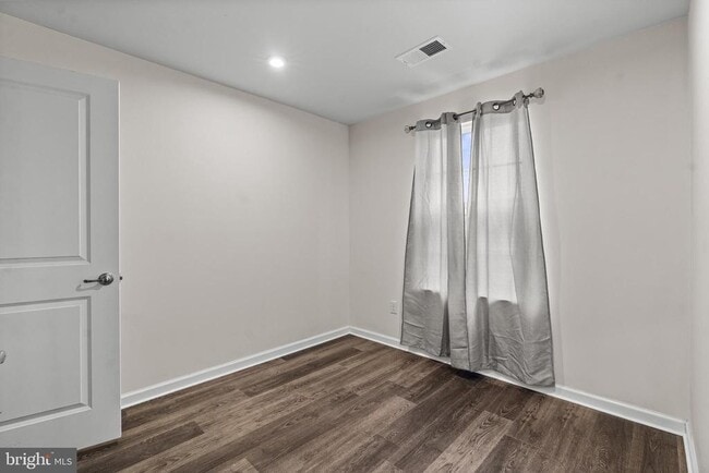 Building Photo - 100 Meridian Ln