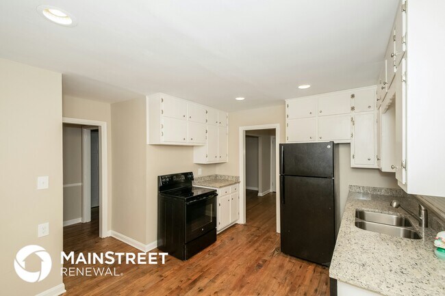 Building Photo - 9248 Brookhurst Dr