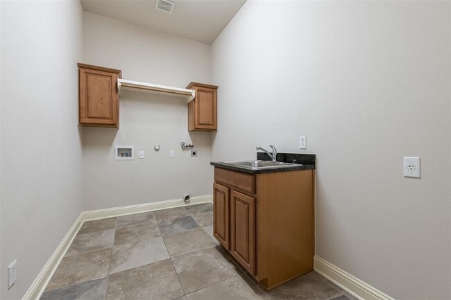 Building Photo - 106 Feritti Dr