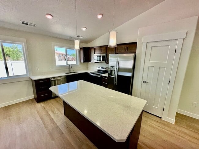 Building Photo - Brand New 3 bedroom- 2 bath Single Family ...