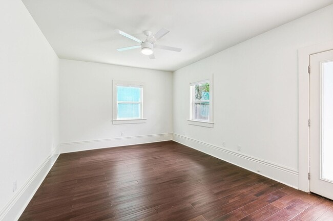 Building Photo - 2120 S Liberty St