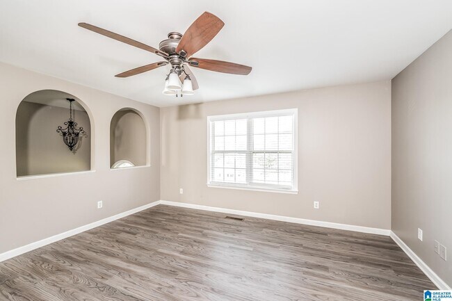 Building Photo - 865 Moonlite Dr
