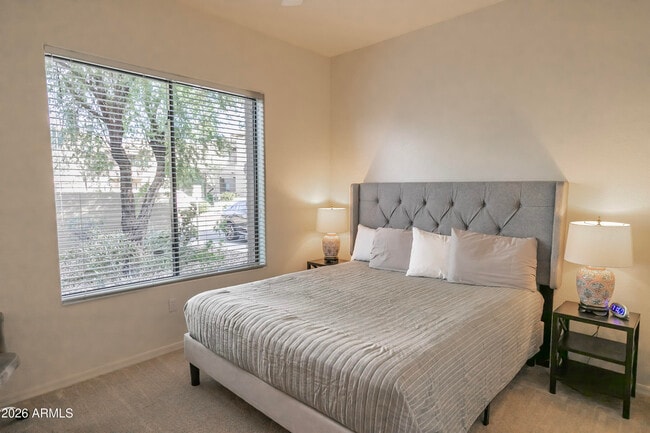 Building Photo - 7027 N Scottsdale Rd