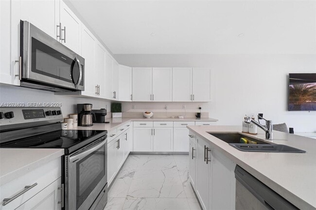 Building Photo - 13305 SW 190th Terrace
