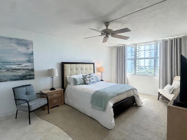 Building Photo - 2121 N Ocean Blvd