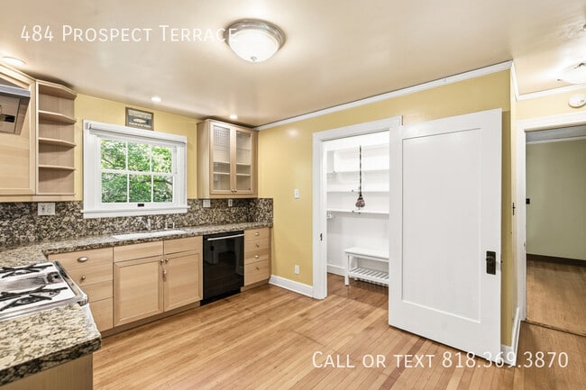 Building Photo - 484 Prospect Terrace