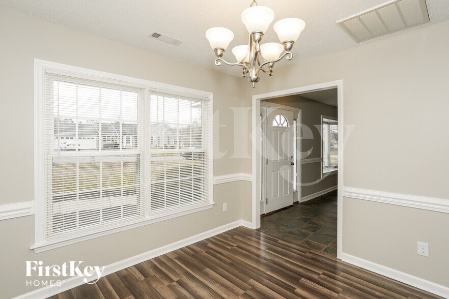 Building Photo - 6350 River Crest Dr