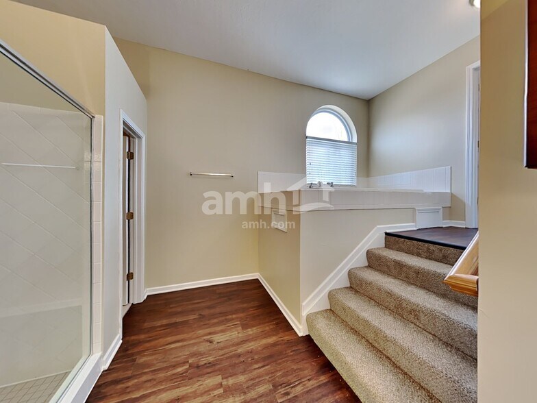 Building Photo - 338 Calebs Ct