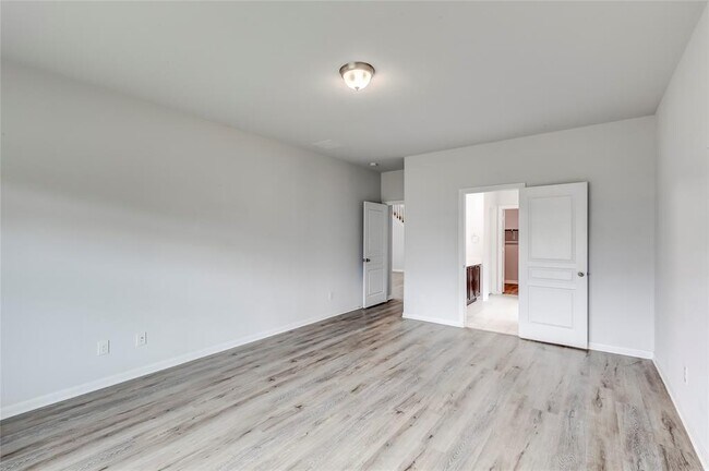 Building Photo - 17005 Lathrop Ave