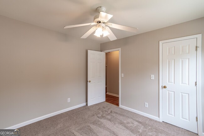 Building Photo - 705 Oxford Crest Ct NW