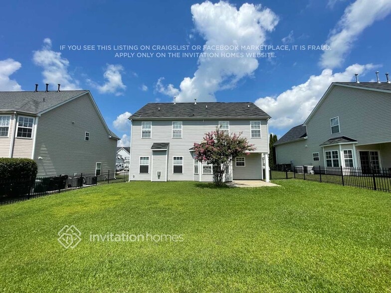 Building Photo - 527 Clearwater Dr