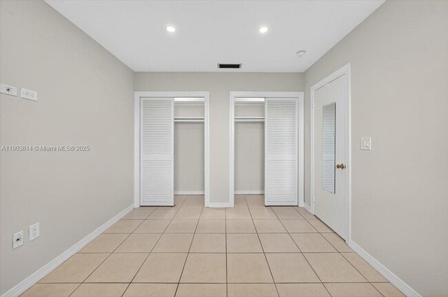 Building Photo - 349 Santander Ave