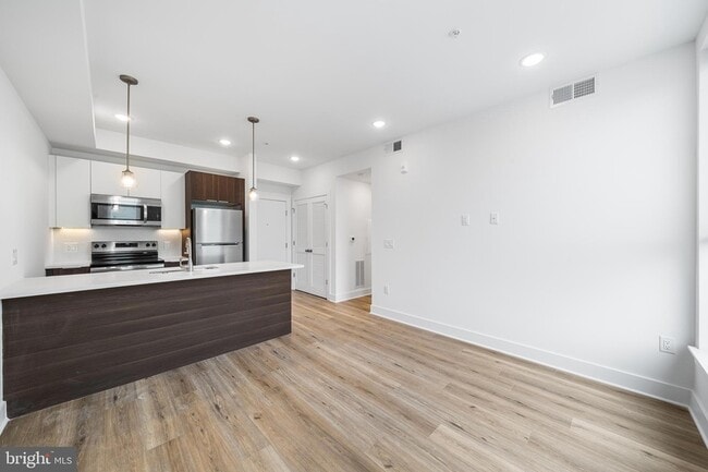 Building Photo - 4324 Lancaster Ave