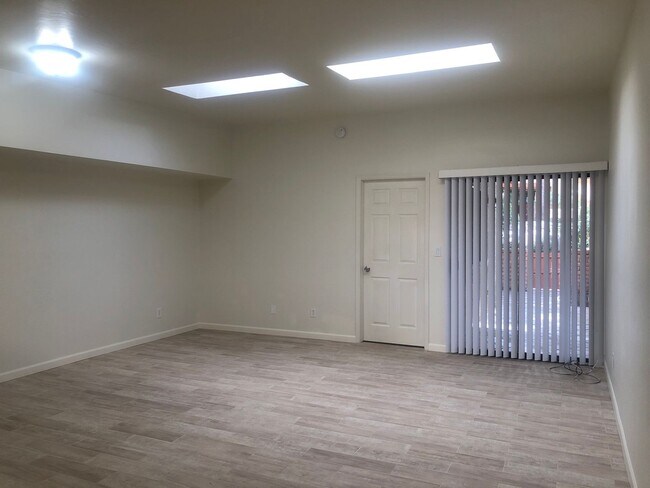 Building Photo - Chevelon