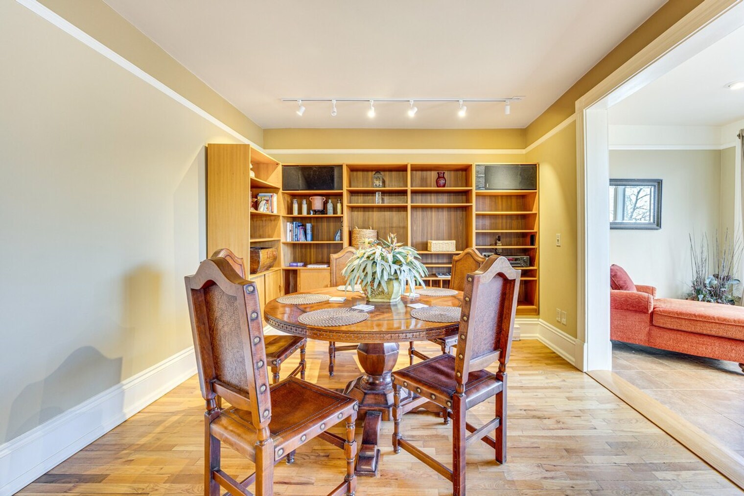 Building Photo - 1117 Manitou Ave