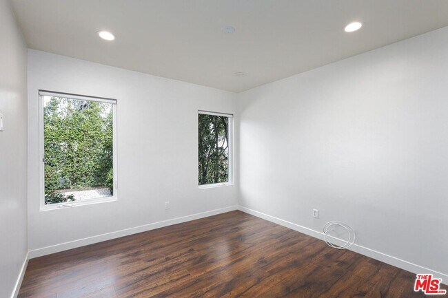Building Photo - 23018 Leonora Dr