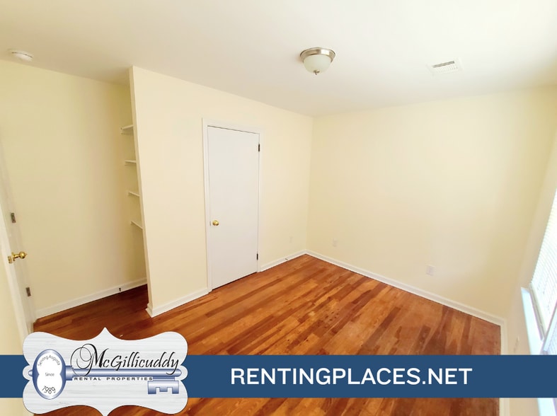 Building Photo - 1202 Holden Dr