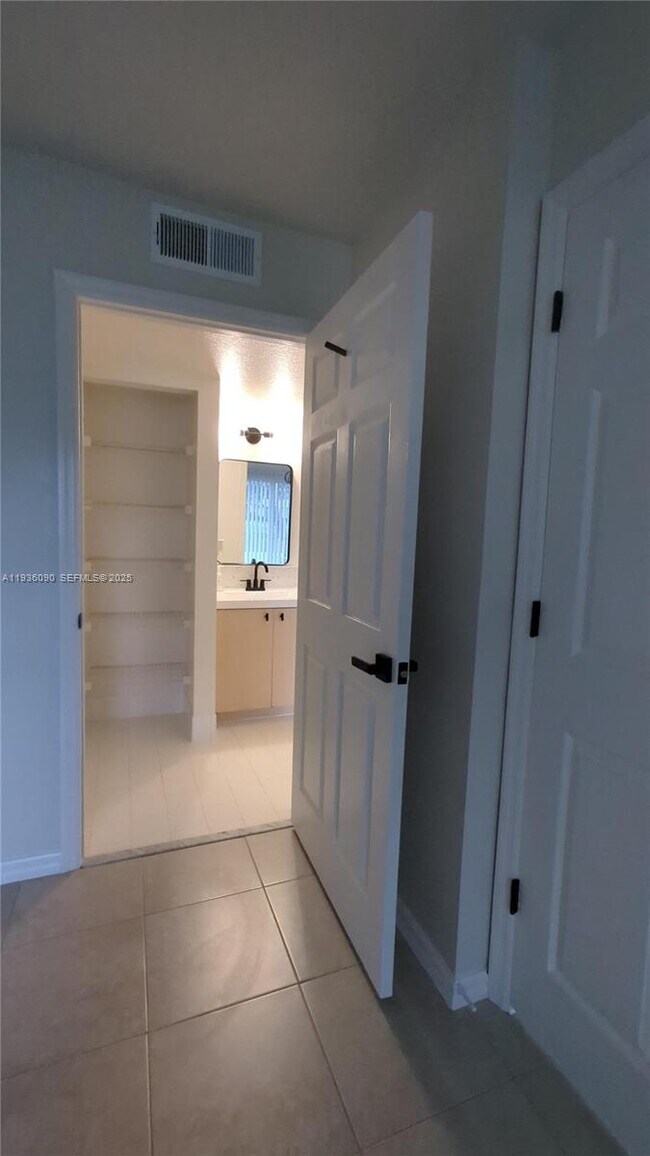 Building Photo - 4220 San Marino Blvd