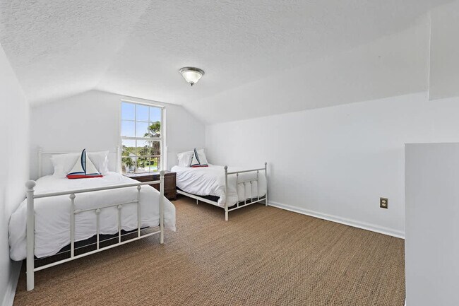 Building Photo - 3976 Ponte Vedra Blvd