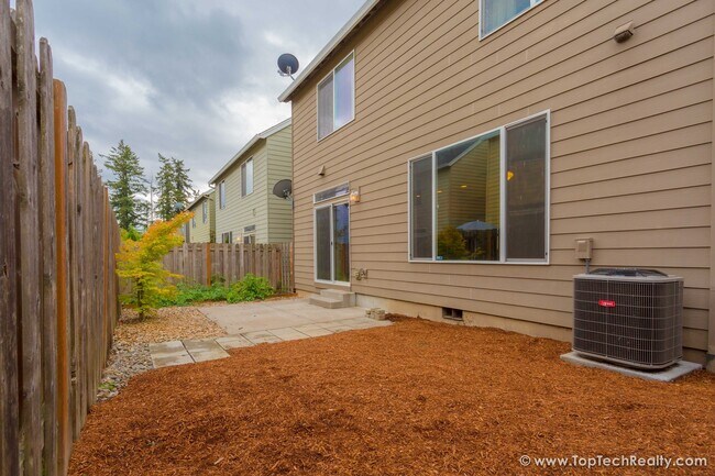 Building Photo - 182 NW 209th Ave