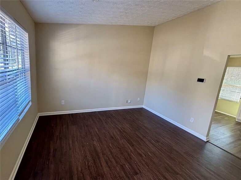 Building Photo - 3972 Glenwood Downs Ln