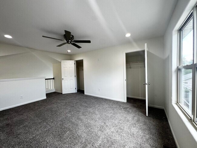Building Photo - 409 Ella Rae Ln