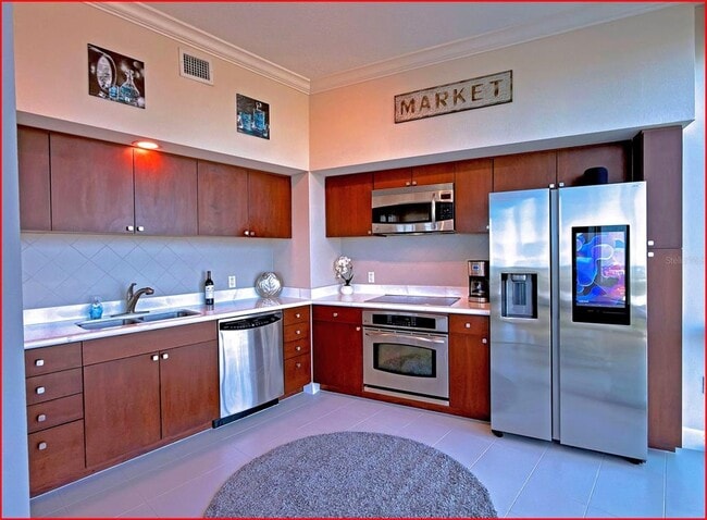 Building Photo - 322 E Central Blvd