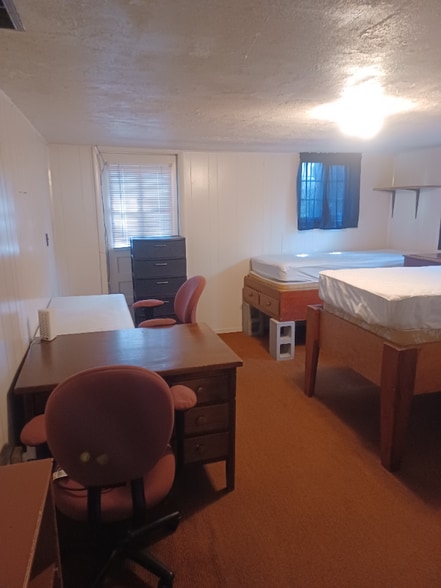 Building Photo - 748 N 700 E