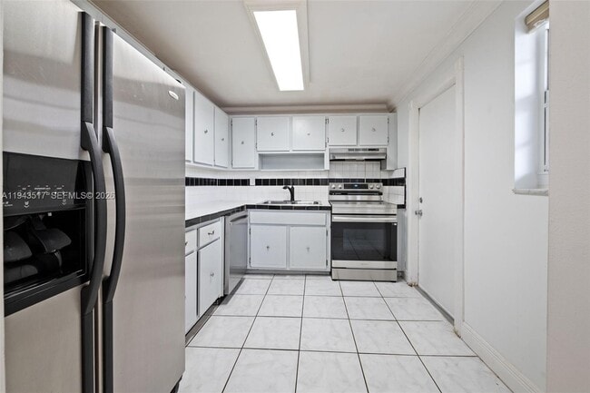 Building Photo - 14180 SW 84th St